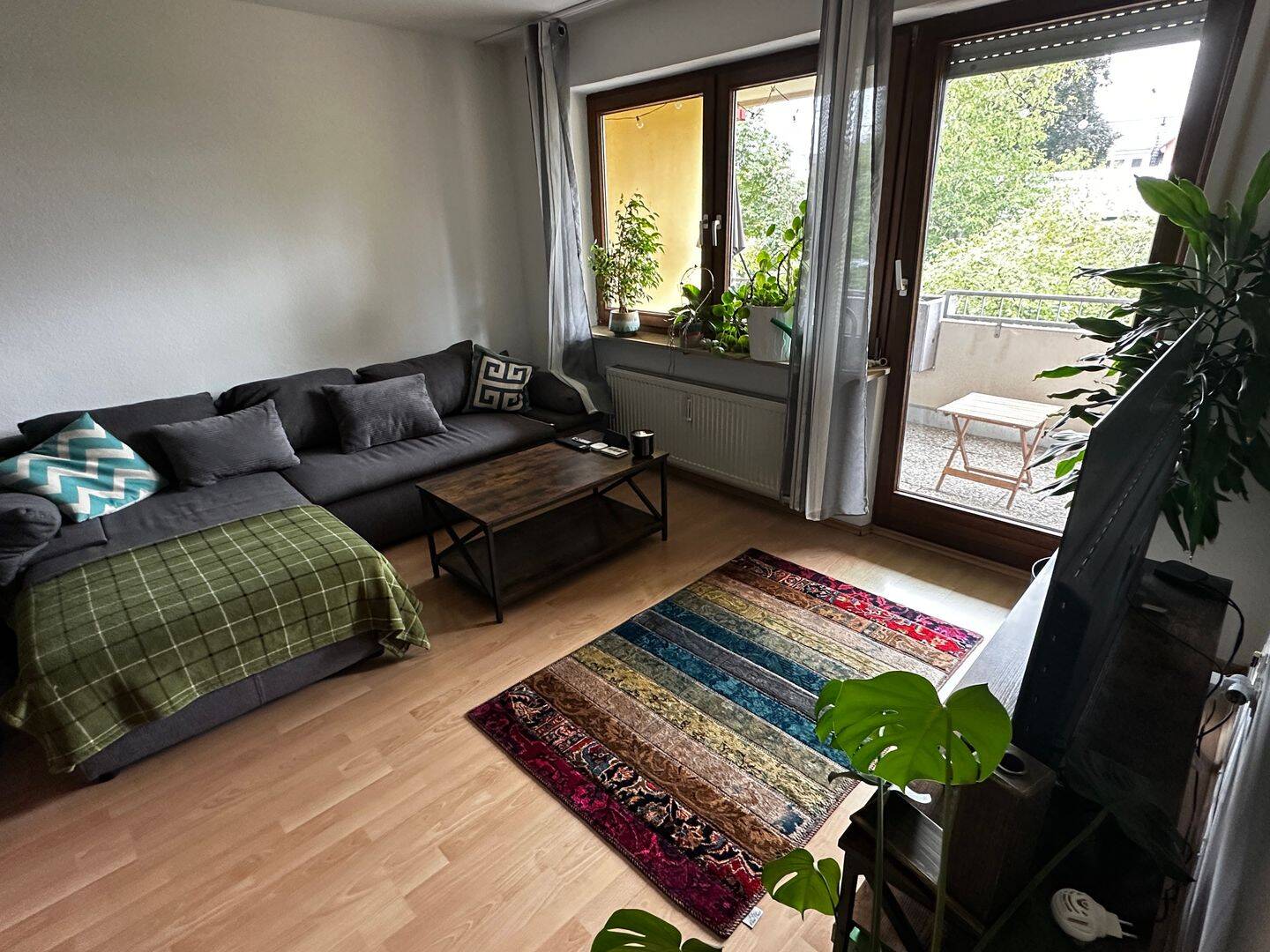ZWISCHENMIETE: Vollmöblierte helle Innenstadt Wohnung mit Balkon, 91052 Erlangen (Anger Erlangen-Ost Erlangen-Süd Innenstadt)
