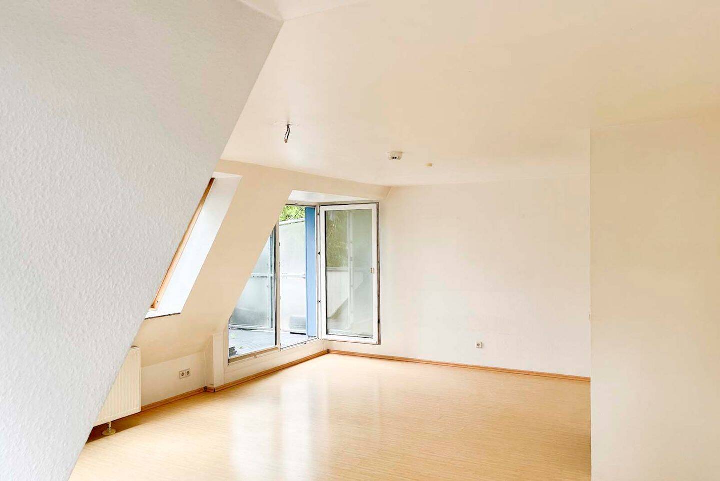 Traumhafte DG-Maisonette-Wohnung mit 2 Balkone, 16548 Glienicke/Nordbahn