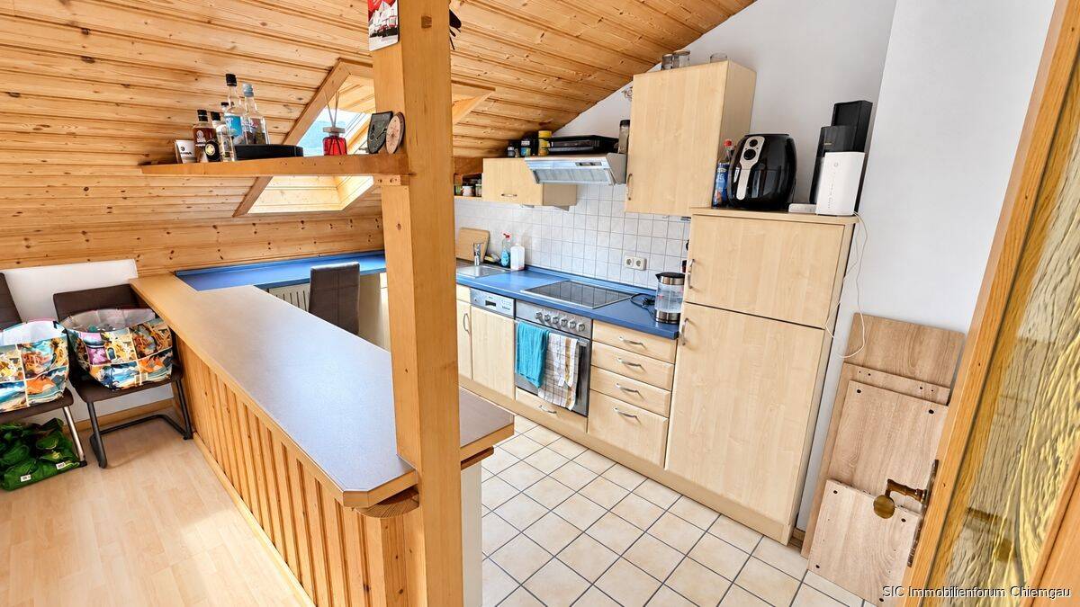 Gut vermietete Dachgeschosswohnung in Bernhaupten/Bergen., 83346 Bergen