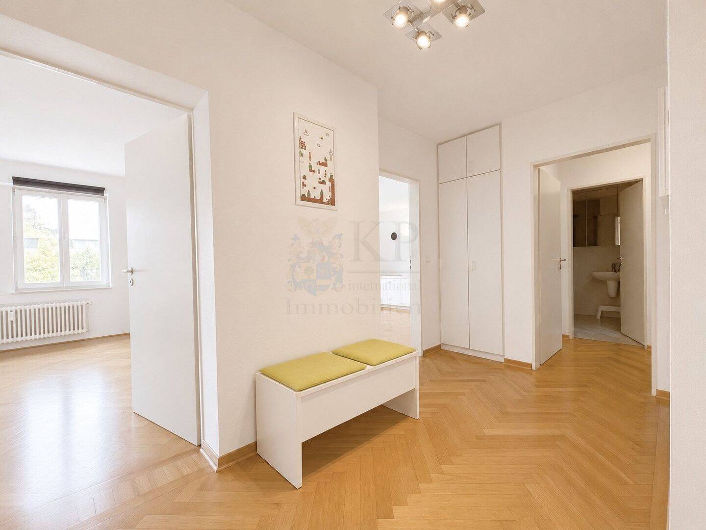 WIESBADEN: HELLE 3 ZIMMER WOHNUNG IM ZENTRUM MIT BALKON UND STELLPLATZ, 65185 Wiesbaden (Wiesbaden)