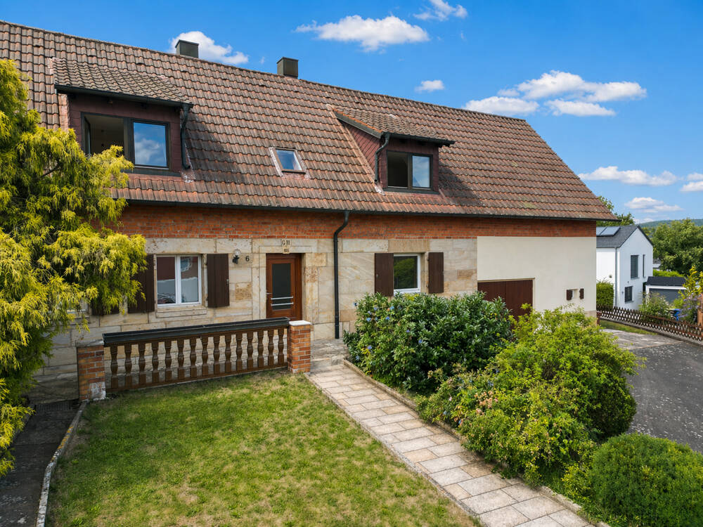 Charmantes Einfamilienhaus mit Garten, Scheune in beliebter Lage! Sofort frei!, 95500 Heinersreuth