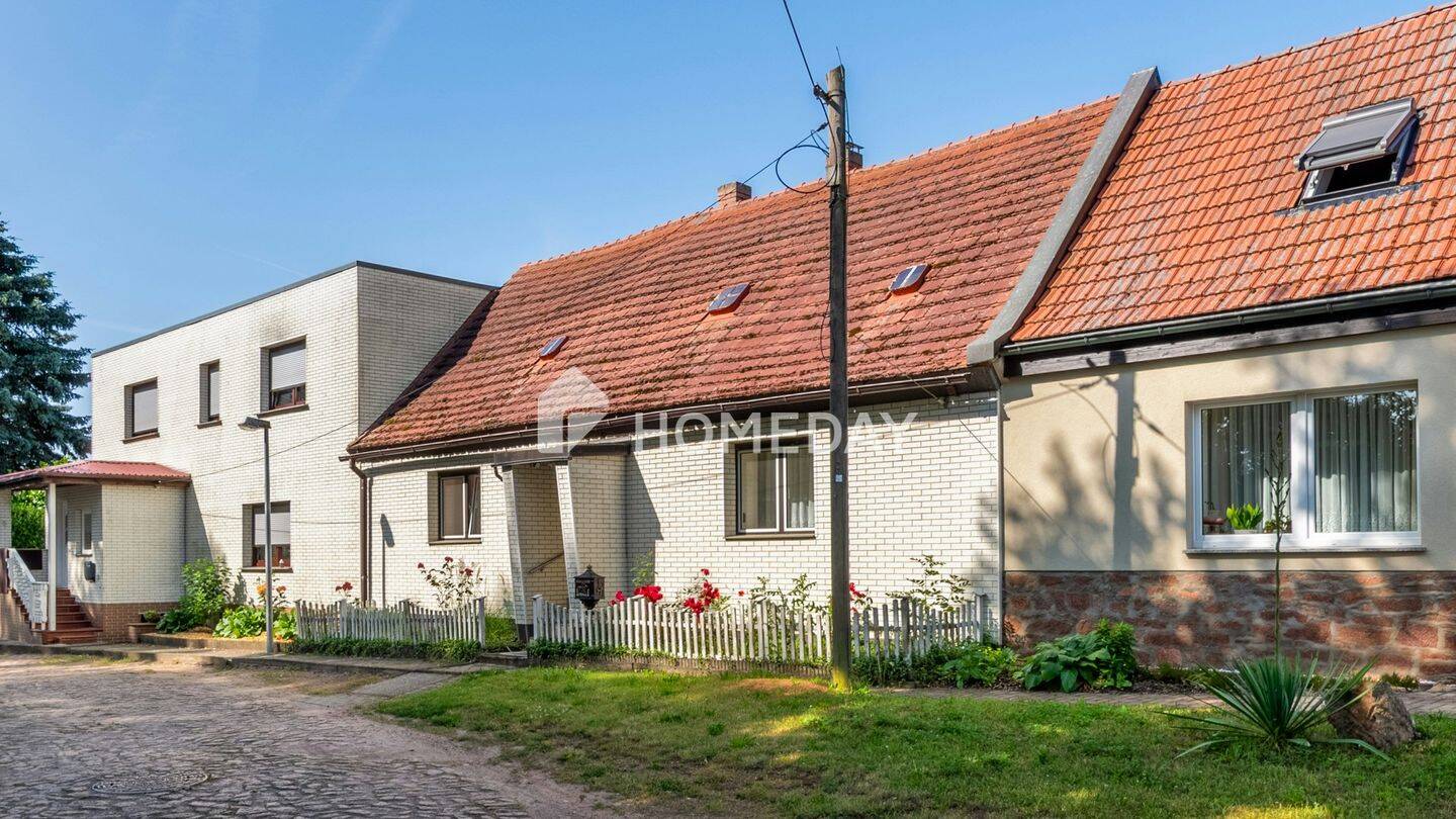Handwerker aufgepasst: Reihenmittelhaus mit Hof und Nebengebäuden in Beidersee, 6193 Petersberg