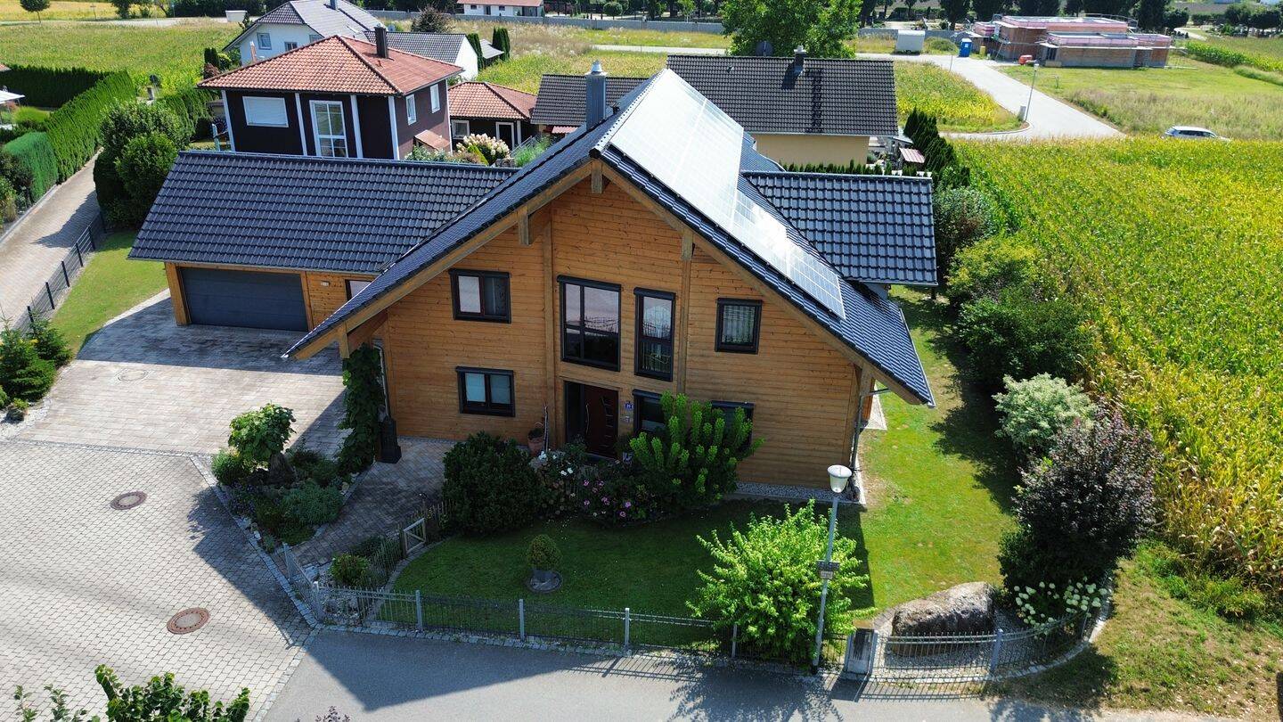 Bezauberndes Niedrigenergie-Holzhaus mit Pool, 94060 Pocking