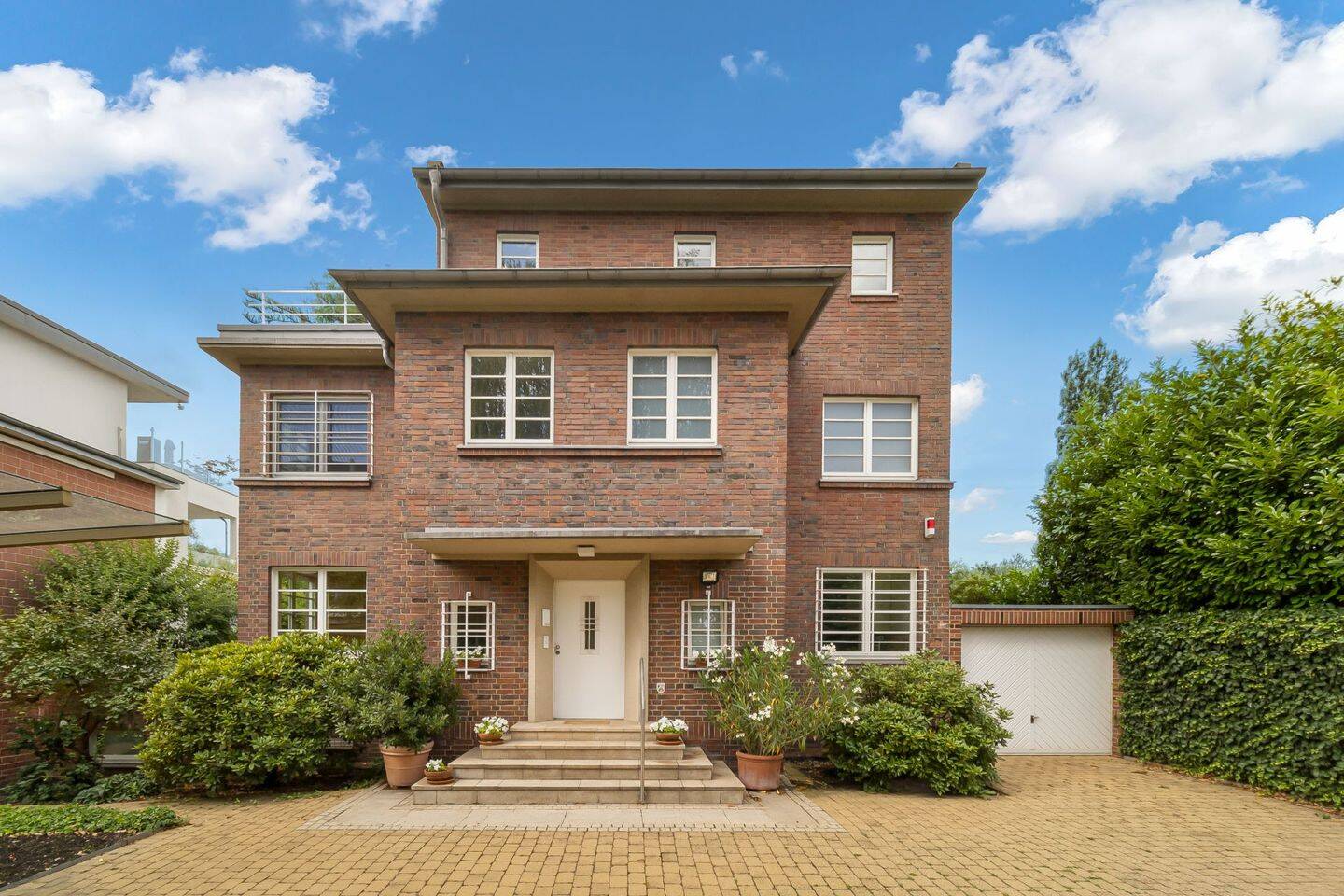 Wohnen in einer Architektur-Ikone. Exklusive Villa in Kaiserswerth, 40489 Düsseldorf (Angermund Kaiserswerth Kalkum Lohausen Wittlaer)
