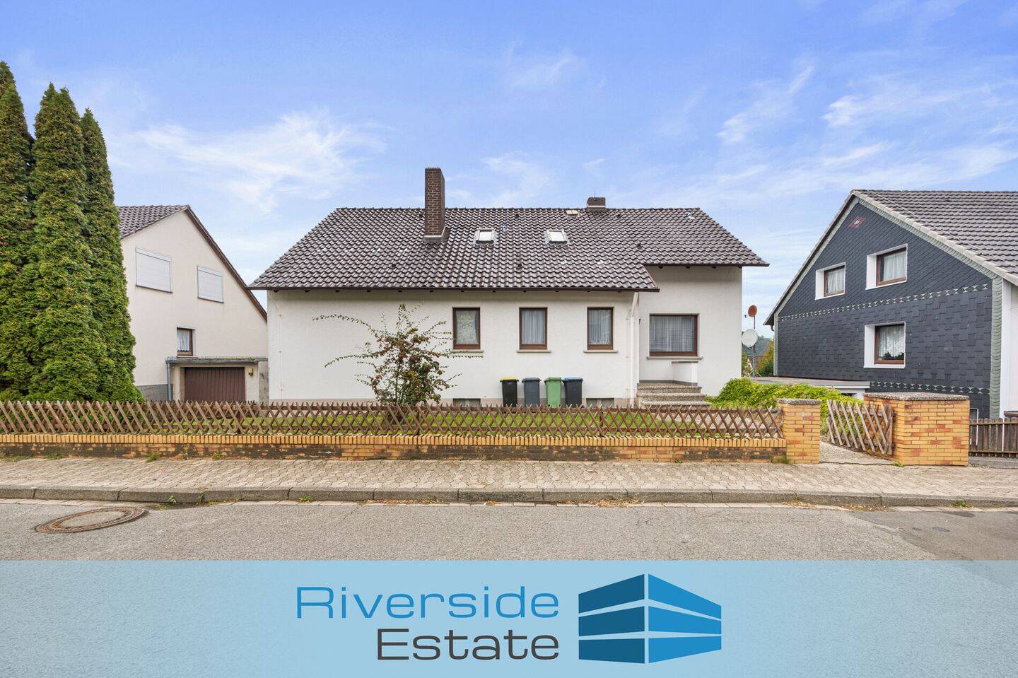 Bodenwerder | Sanierungsbedürftiges Einfamilienhaus mit Garten, Garage & Weitblick!, 37619 Bodenwerder