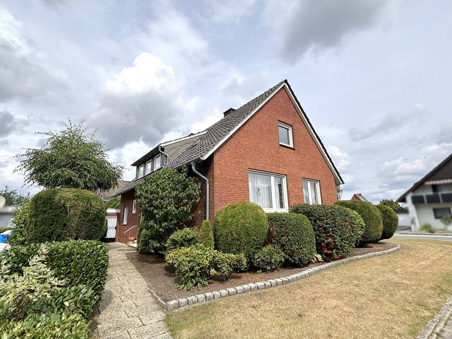 Großzügiges Einfamilienhaus mit Garage, Teilkeller u. Wintergarten in ruhiger Lage von Burgsteinfurt, 48565 Steinfurt