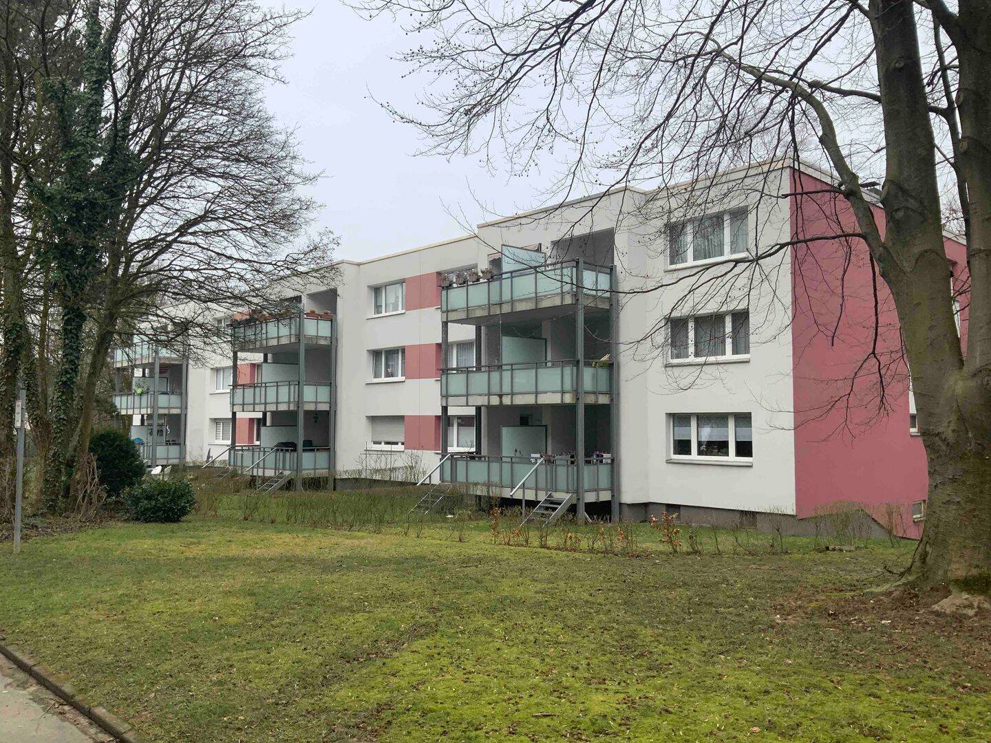46902/4 3-Zimmer-Wohnung mit Gäste-Bad und Loggia in Solingen, 42653 Solingen (Gräfrath Solingen-Mitte Wald)