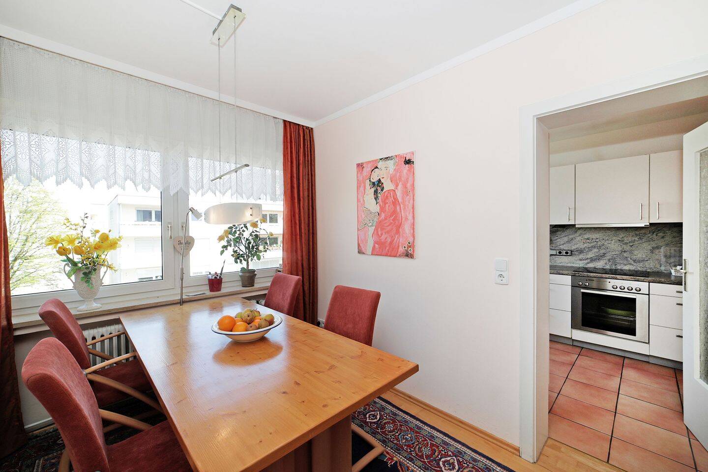 Attraktive 3,5-Zimmer-Wohnung in grüner und ruhiger Lage in Unterföhring, 85774 Unterföhring