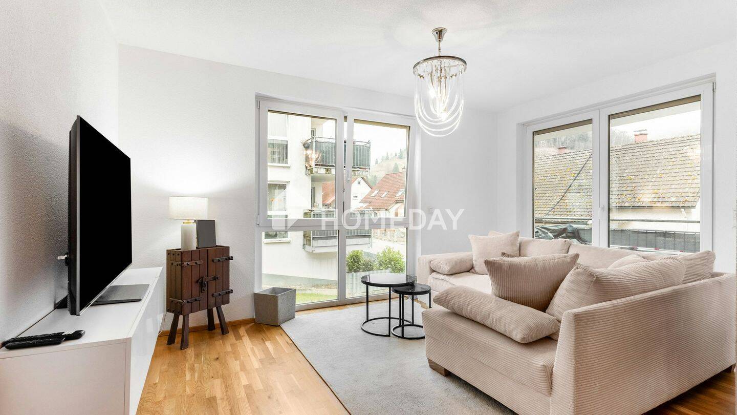Einziehen & Wohlfühlen: Lichtdurchflutete 3-Zimmer-Wohnung mit Loggia, 79669 Zell im Wiesental