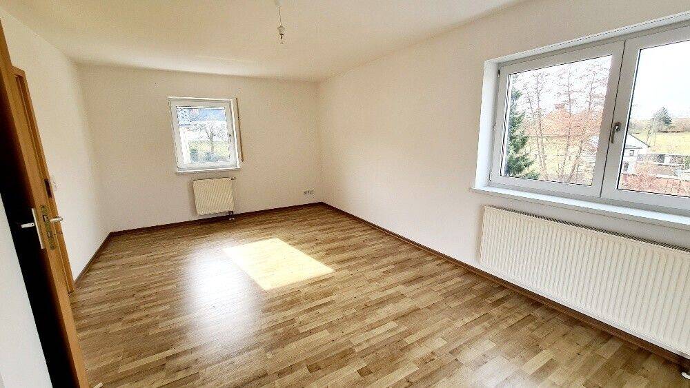 Geräumige 2-Zimmer-Wohnung, Balkon, Carport in ruhiger Wohnlage von Niederschöna, 9633 Halsbrücke