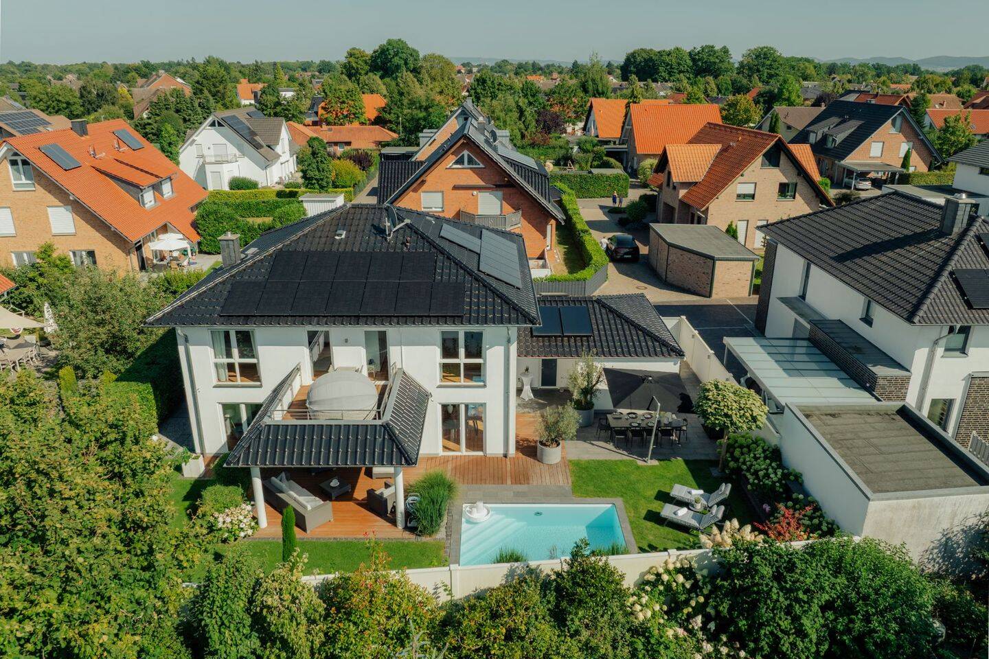 Stadtvilla mit Pool: Luxus trifft Zuhause in Minden, 32425 Minden
