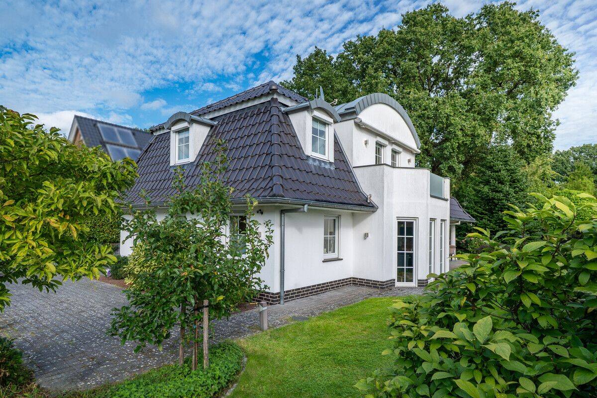 Stilvoll ankommen – großzügiges Wohnen in Hamburg-Bergstedt, 22395 Hamburg (Wandsbek Bergstedt Poppenbüttel Sasel Wohldorf-Ohlstedt)