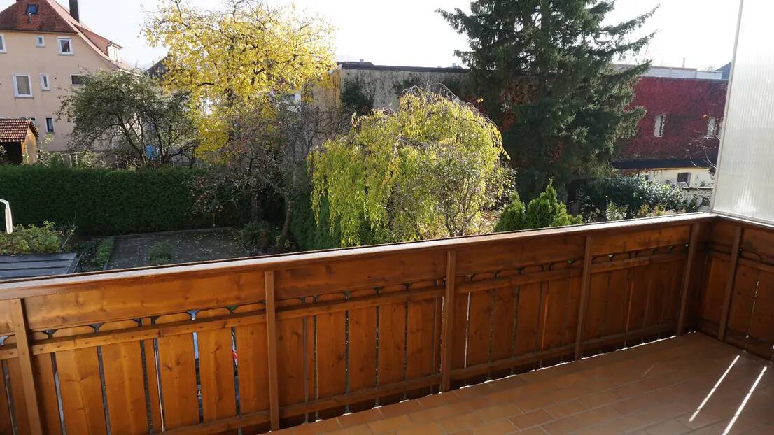 Geschmackvolle Wohnung mit fünf Zimmern sowie Balkon und Einbauküche in Reutlingen, 72764 Reutlingen