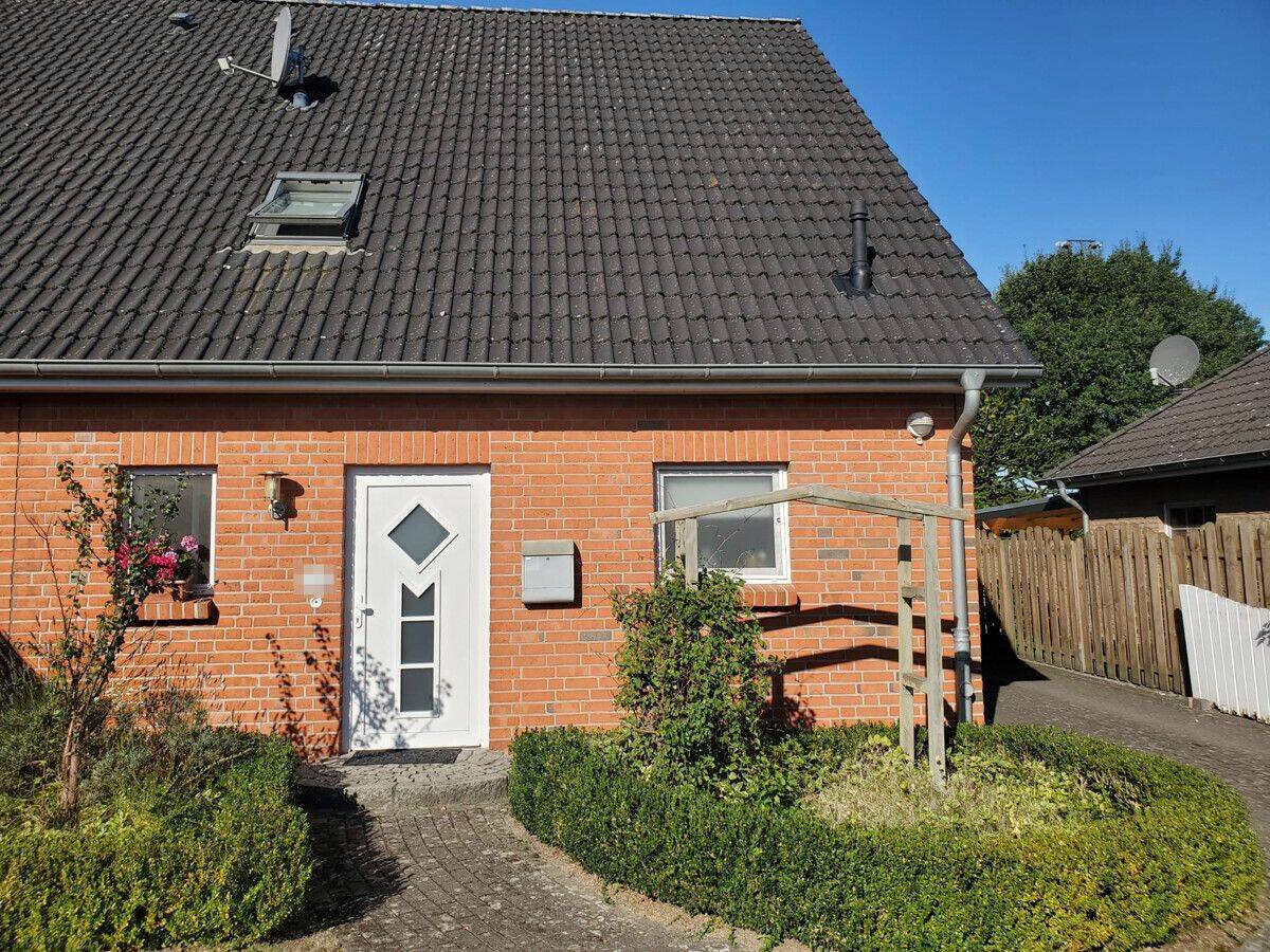 Ruhig gelegene, moderne Doppelhaushälfte mit 5 Zimmern in sehr guter Lage in Wittorf zu verkaufen!, 24539 Neumünster (Gadeland Ruthenberg Stör Wittorf)