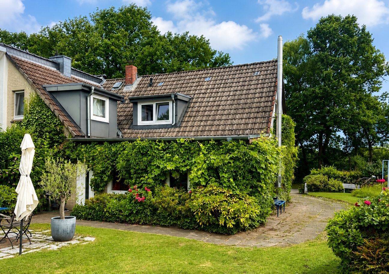 Familienidylle in Poppenbüttel – Doppelhaushälfte mit Gartenparadies, 22399 Hamburg (Wandsbek Hummelsbüttel Lemsahl-Mellingstedt Poppenbüttel)