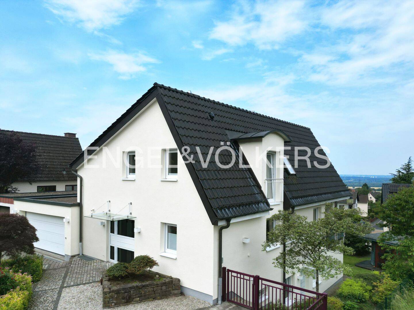 Luxuriöses Einfamilienhaus mit ELW und traumhafter Aussicht in Top-Lage, 63755 Alzenau