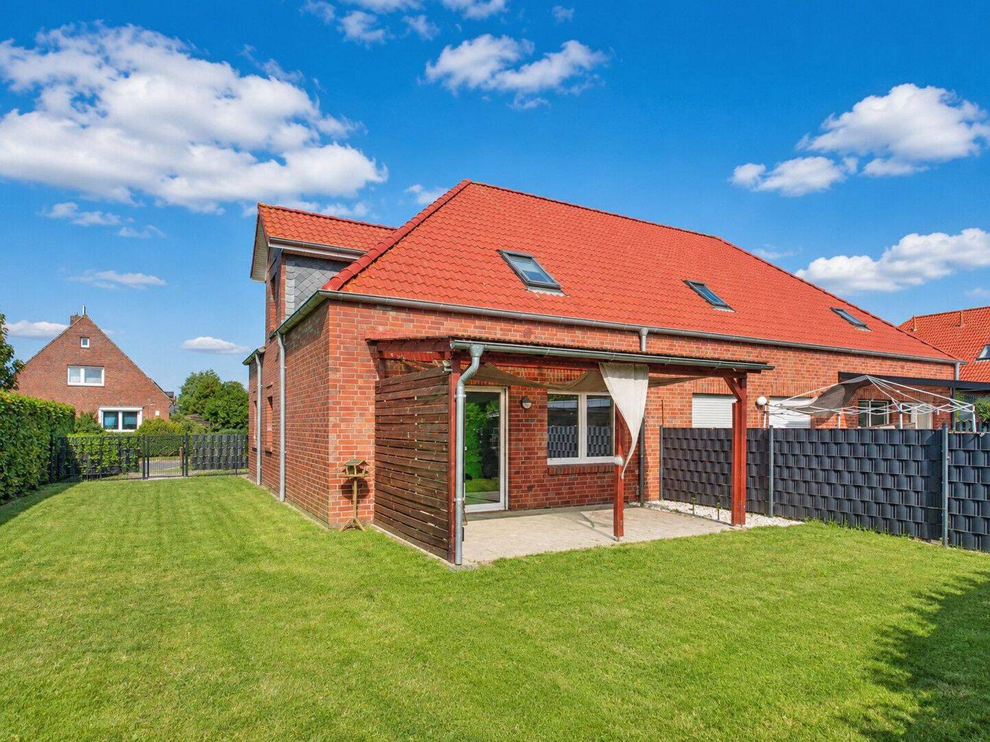 Modernes Reihenendhaus mit Süd-West-Terrasse in bevorzugter Lage von Norden, 26506 Norden