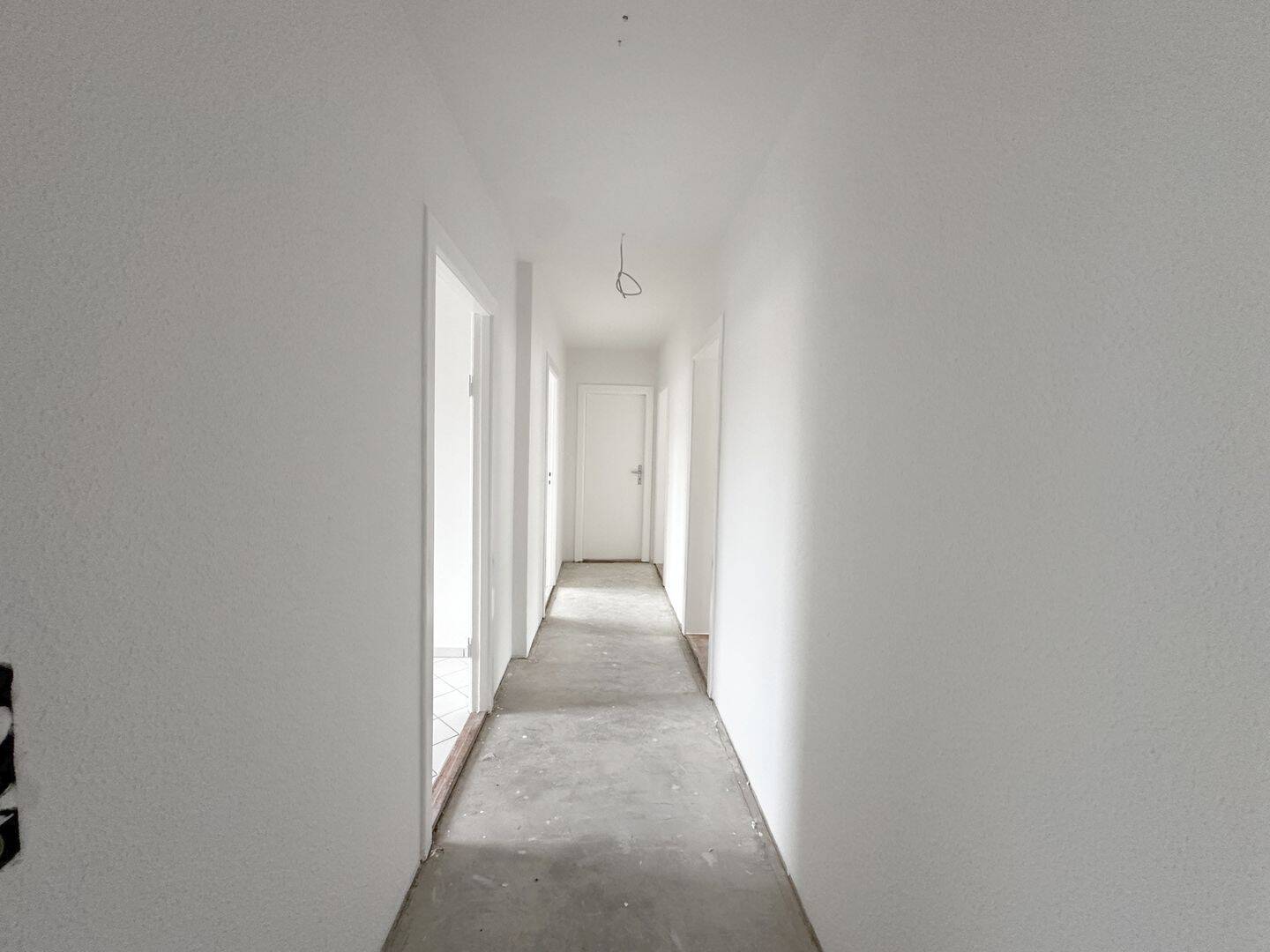 Neumünster: frisch renovierte 3-Zimmer-Wohnung mit Garage, 24534 Neumünster (Innenstadt)