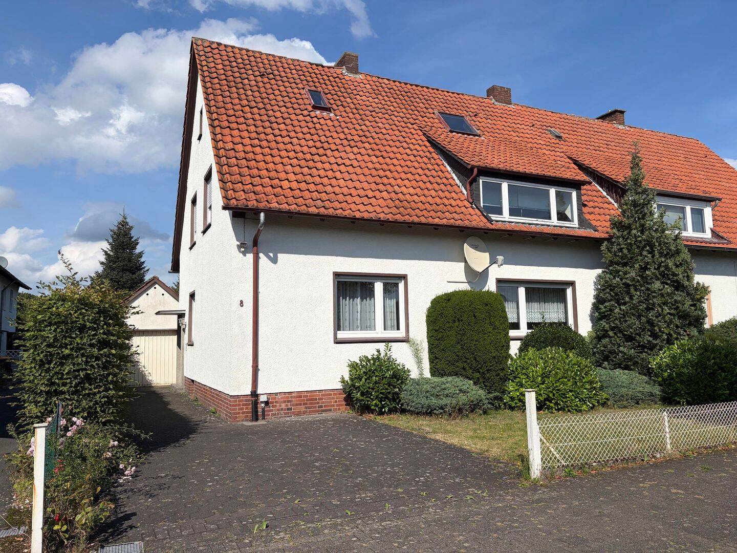 Großzügige Doppelhaushälfte mit schönem Garten in Gütersloh-Pavenstädt, 33334 Gütersloh
