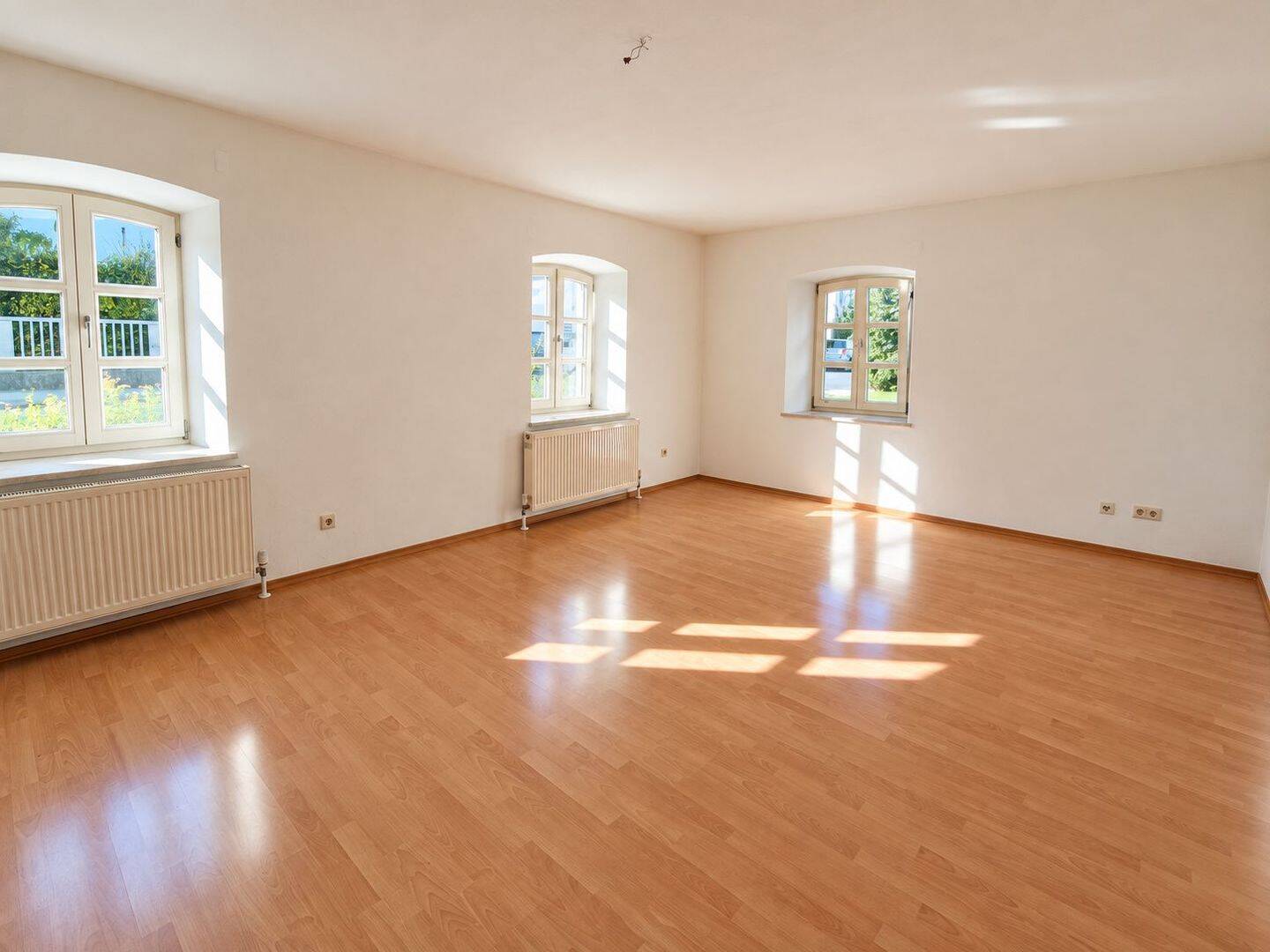 Helle 2-Zimmer-Wohnung mit Tageslichtbad und Duplex-Stellplatz, 94491 Hengersberg