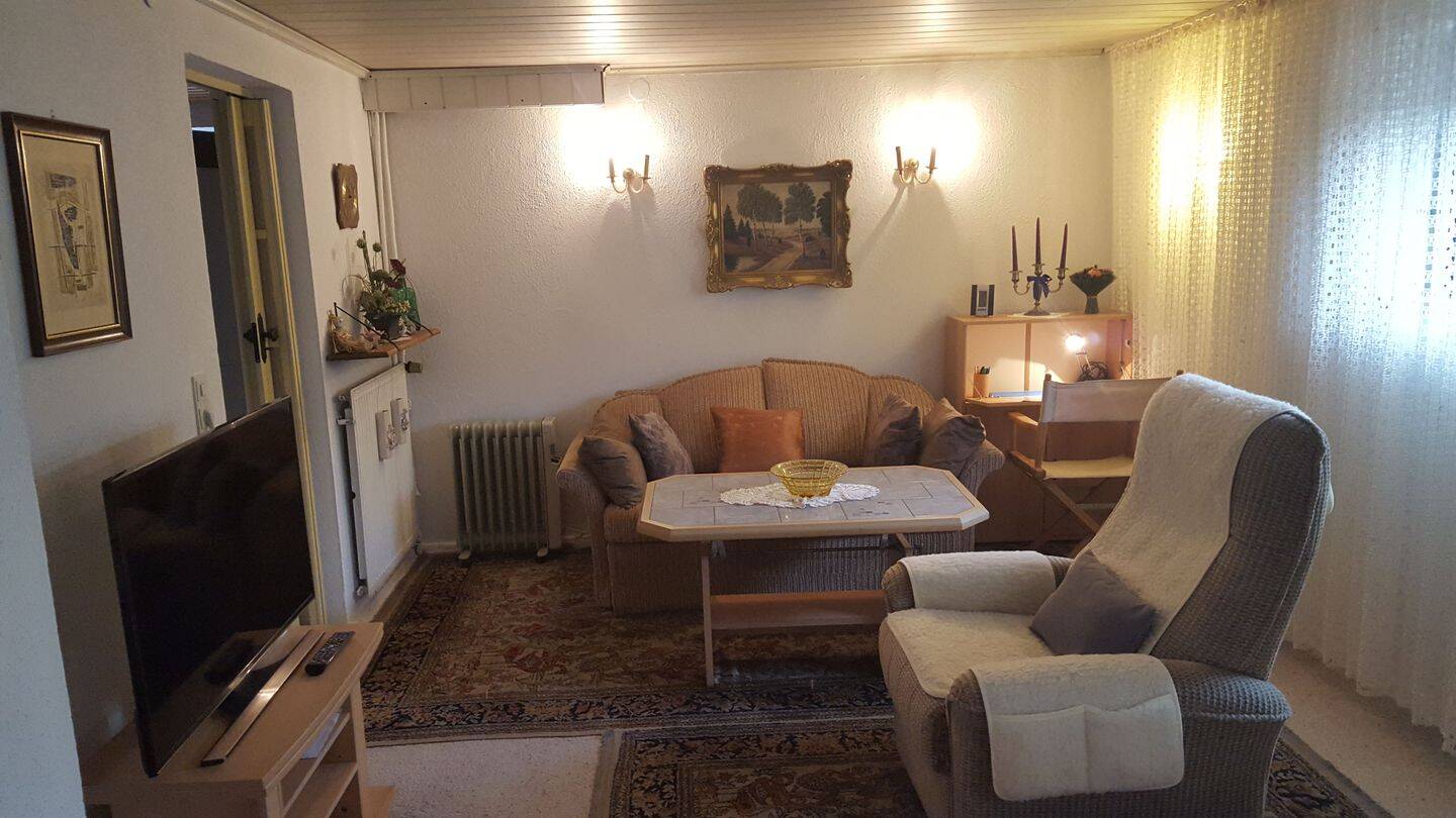 1-Zimmer-Wohnung nur für PENDLER mit sep. Eing. in DEG, 94469 Deggendorf