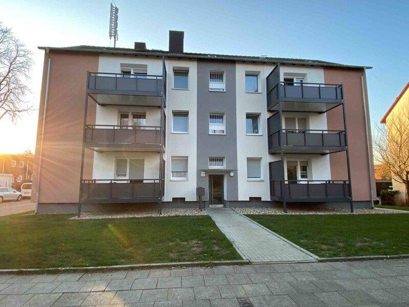 Modernisierung in 2020!! Wärmedämmung, neue Fenster, Balkonanbau u.v.m.!!, 45309 Essen (Kray Schonnebeck)
