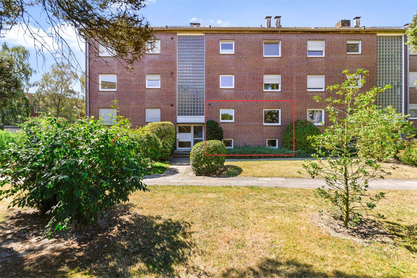 Ruhig & zentral: Eigentumswohnung mit Balkon, Keller & Tiefgarage, 21244 Buchholz in der Nordheide