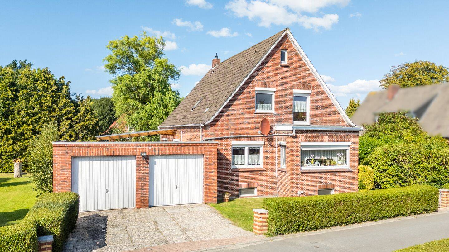Ruhig wohnen. Zentral leben. Familienhaus mit Potenzial in Pewsum, 26736 Krummhörn