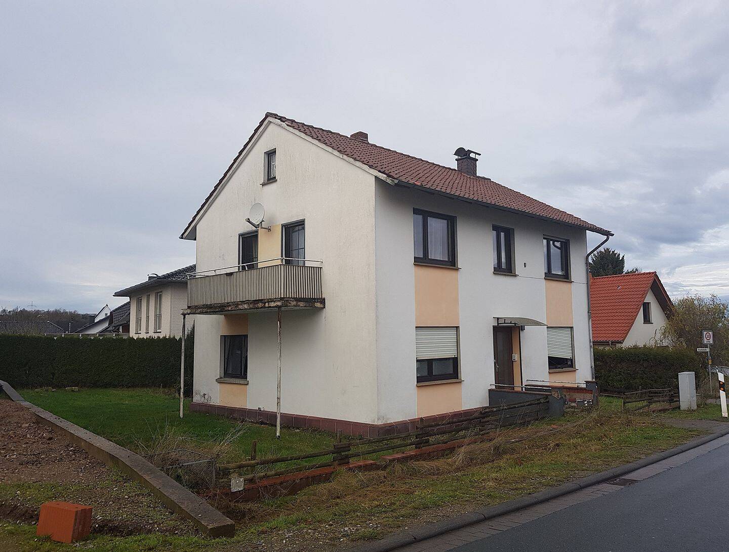 Für den Ersteher provisionsfrei – Einfamilienhaus in Vlotho Ortsteil Bonneberg – Zwangsversteigerung, 32602 Vlotho