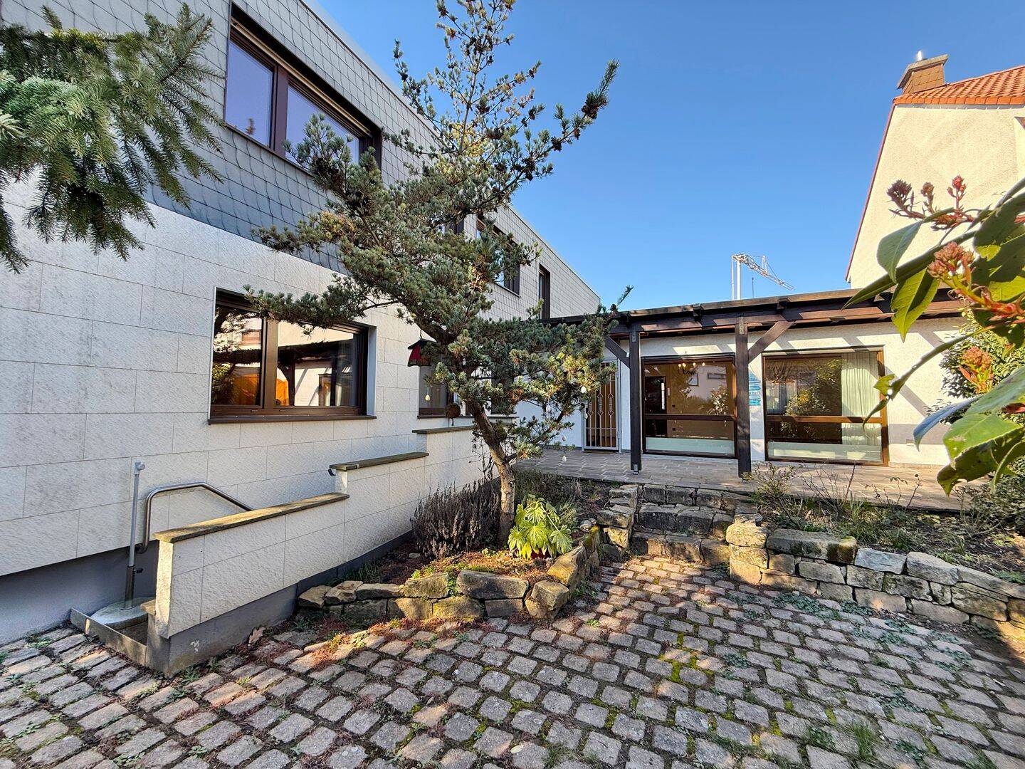 Großzügiges Einfamilienhaus mit Garten in Viernheim-Ost! Stilvolles Wohnen in Top-Lage!, 68519 Viernheim