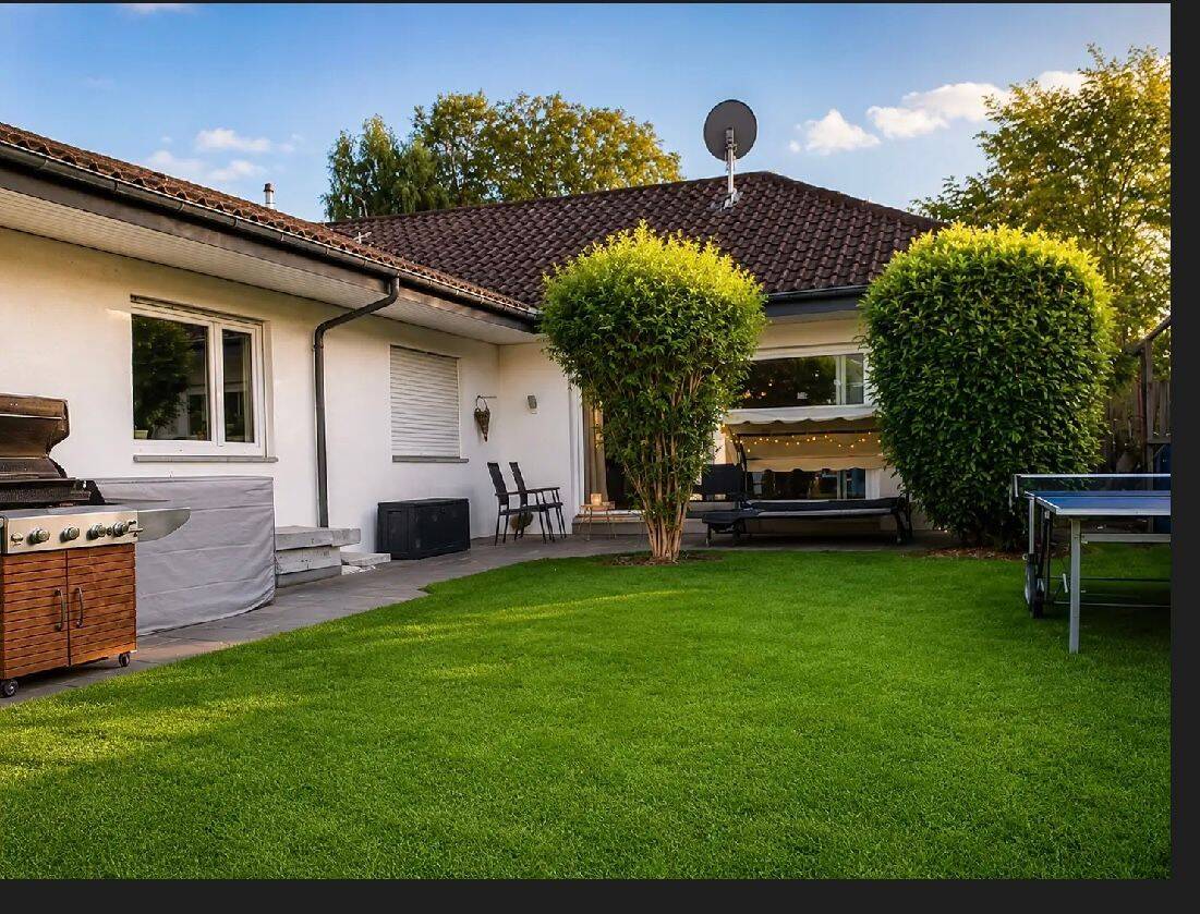 Großzügiges Einfamilienhaus / Bungalow in Lauchringen mit separatem Wohnstudio, 79787 Lauchringen