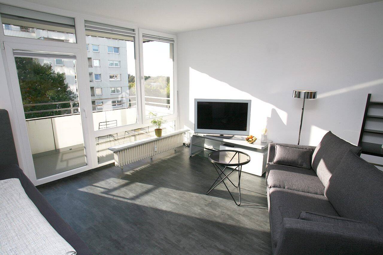 Köln-Junkersdorf: Modernes Apartment mit Balkon, 50858 Köln (Lindenthal Junkersdorf Weiden)