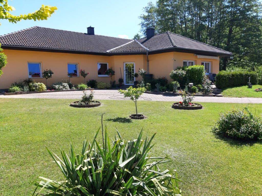 barrierefreies Wohnhaus auf weitläufigem Grundstück in ruhiger Lage bei Neustrelitz, 17237 Userin