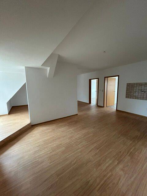 Familienfreundliche 4,5-Zimmer-Wohnung mit großzügigem Garten, 7987 Mohlsdorf-Teichwolframsdorf