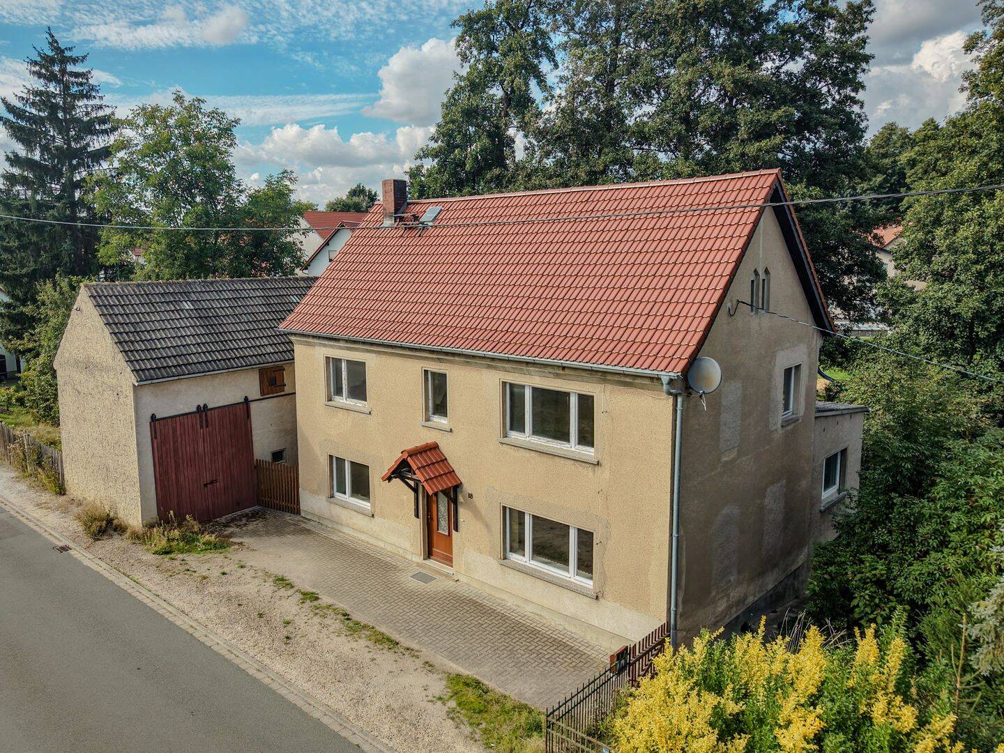 Einfamilienhaus mit großem Grundstück, 4758 Oschatz