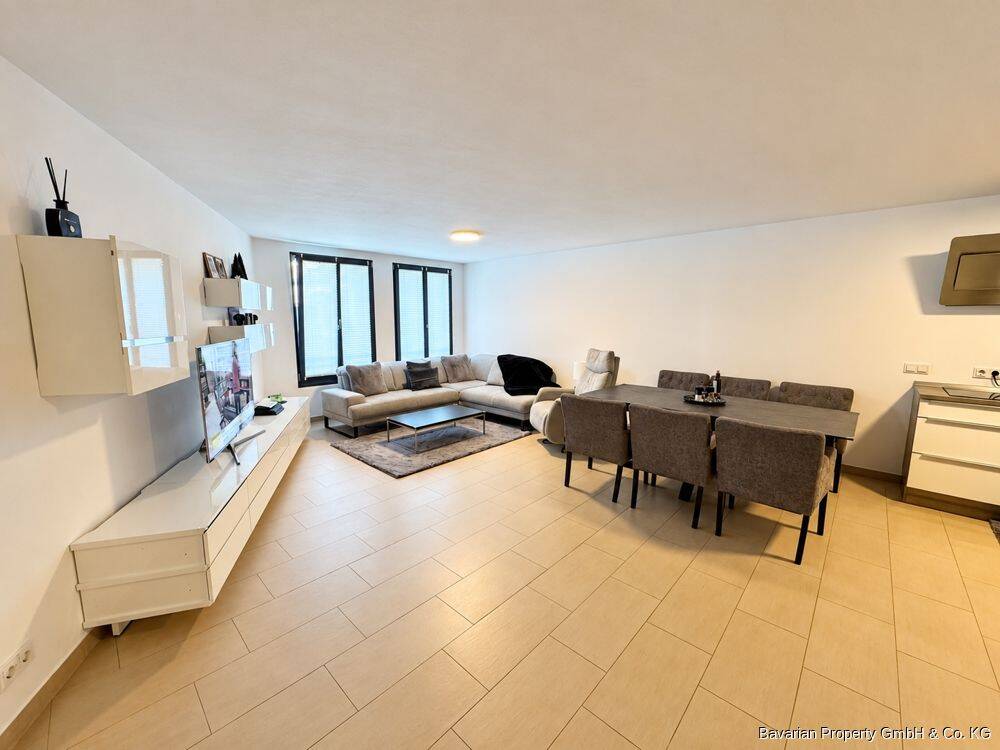 Modernes Stadtwohnen: Großzügige 2-Zimmer-Wohnung mit Loggia, 94315 Straubing