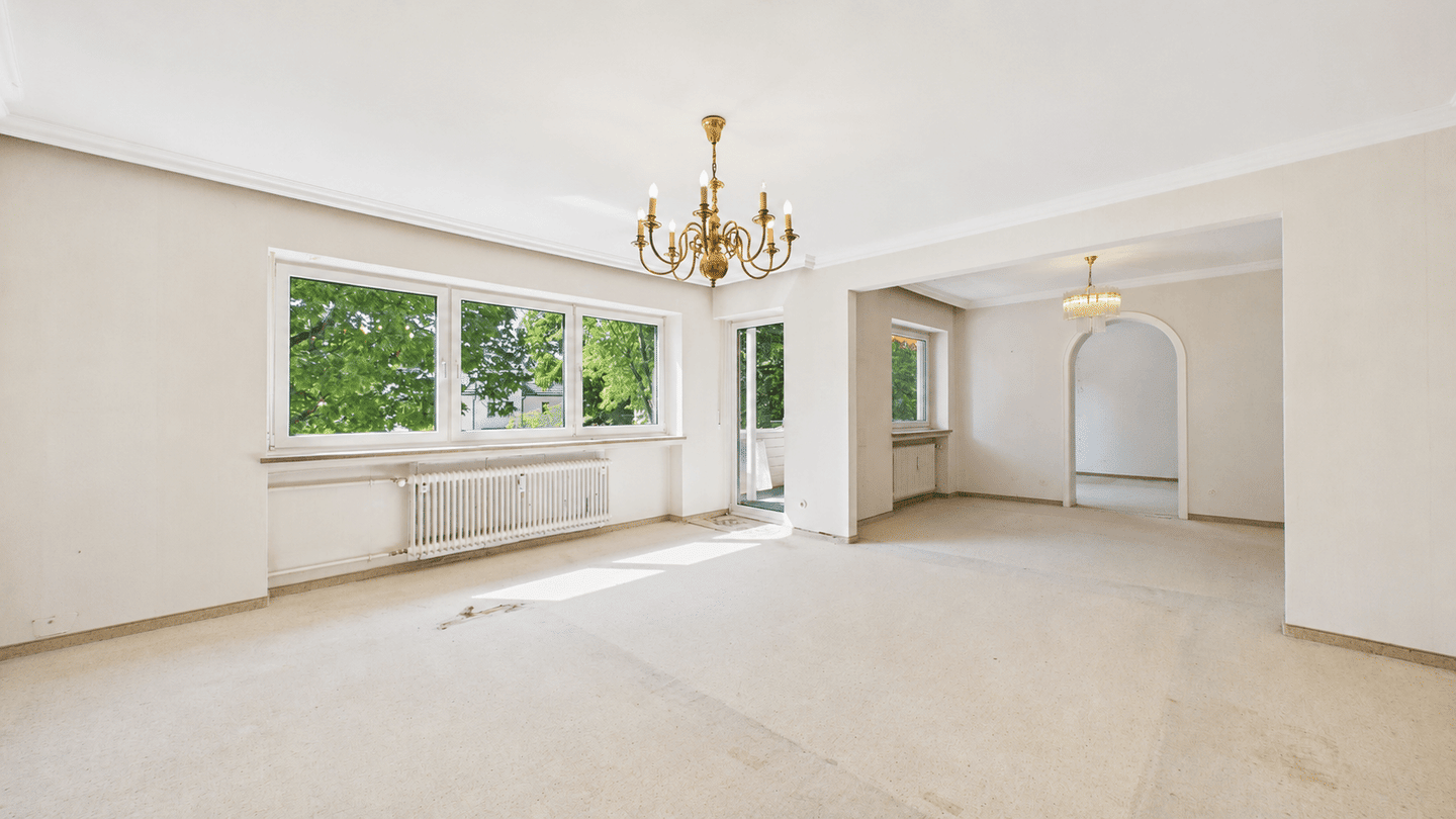 HEGERICH: Zwei Wohnebenen, sechs Zimmer, Südwestbalkon – einzigartige Etagenwohnung in Grünwald, 82031 Grünwald
