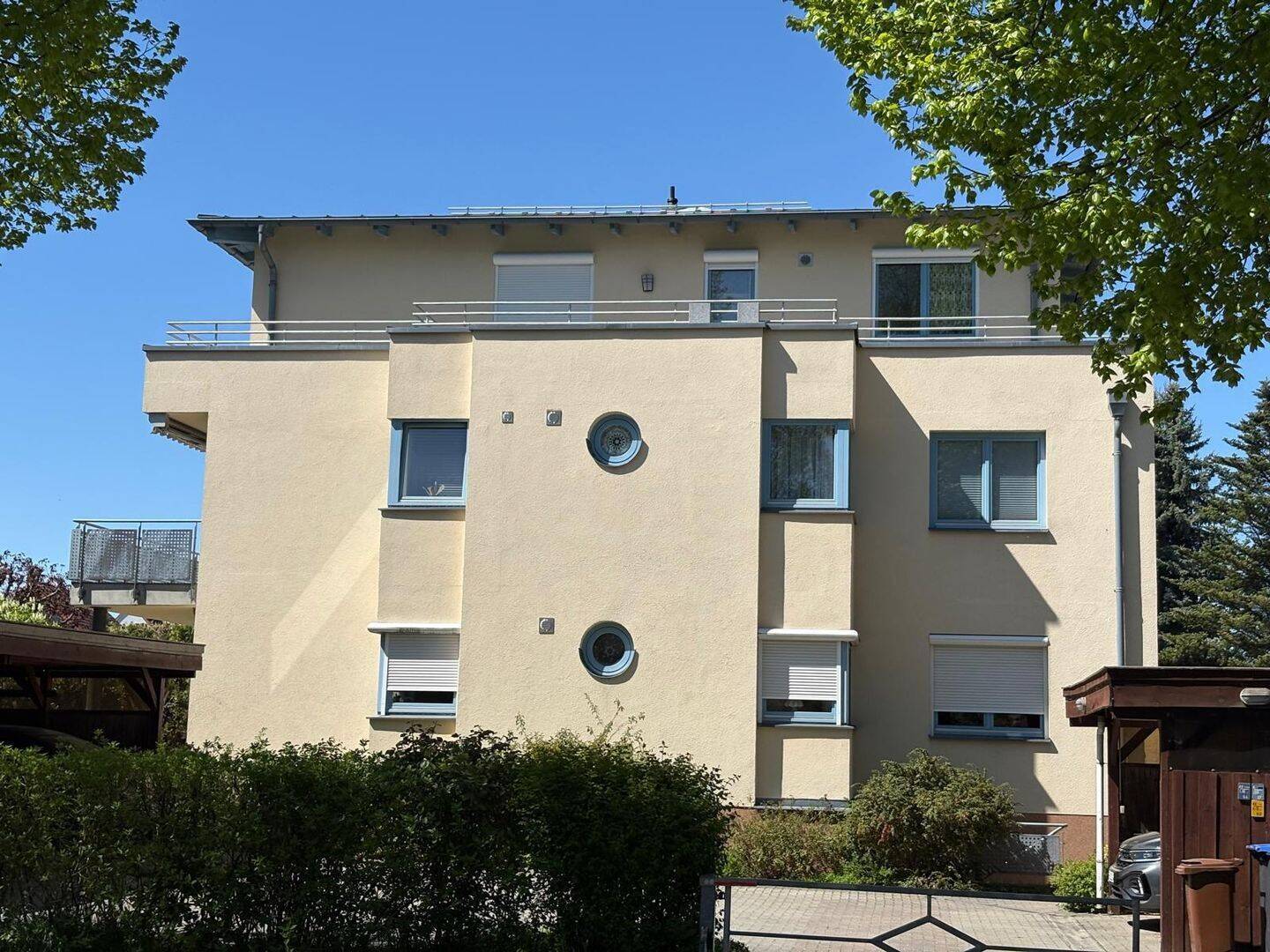 Charmante 2-Zimmer-Wohnung mit großzügigem Balkon und Blick auf die Landeskrone in Biesnitz, 2827 Görlitz