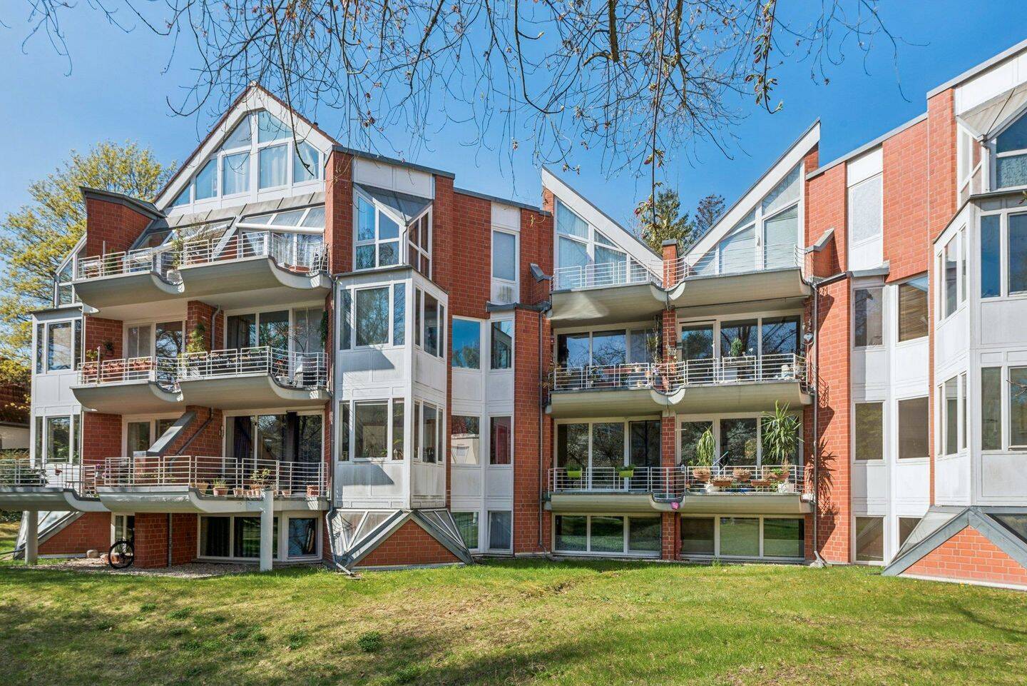 Attraktive 5,5-Zimmer-Maisonettewohnung mit Balkon in ruhiger Lage, 13465 Berlin (Reinickendorf Frohnau Mühlenbecker Land Hermsdorf)