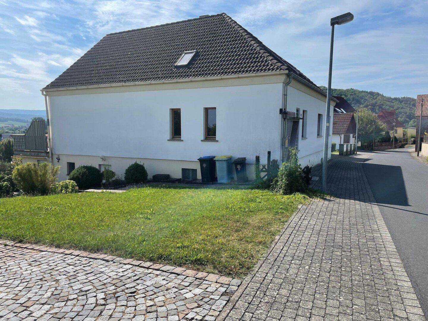 Charmantes 7-Zimmer-Einfamilienhaus mit Terrasse und Garten zu vermieten, 36419 Buttlar