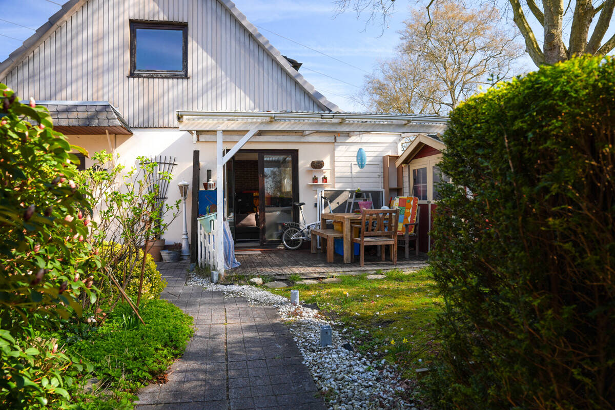 Schöner Bungalow mit großem Garten, Garage und Wintergarten inkl. Siedlungshaus mit Mieteinnahme, 25335 Elmshorn