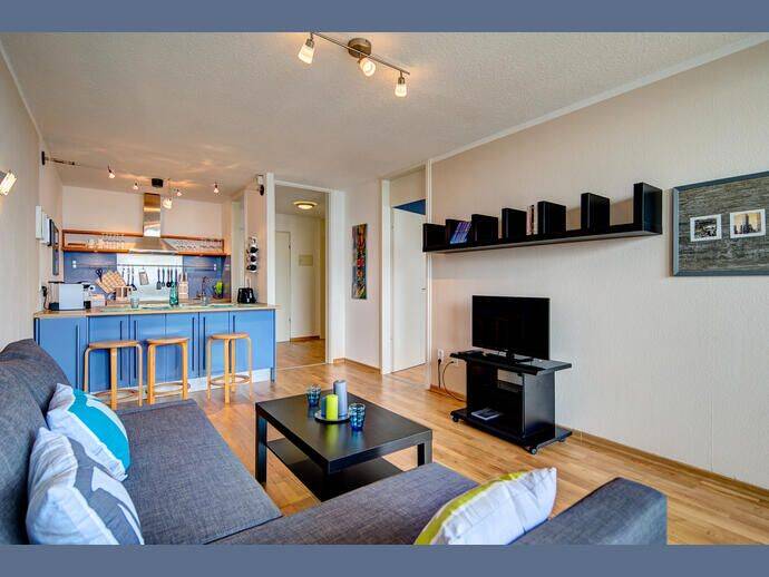 Möbliert: Mitten im Olympiadorf: möblierte 2-Zimmer Wohnung, 80809 München (Milbertshofen-Am Hart Neuhausen-Nymphenburg Schwabing-West)