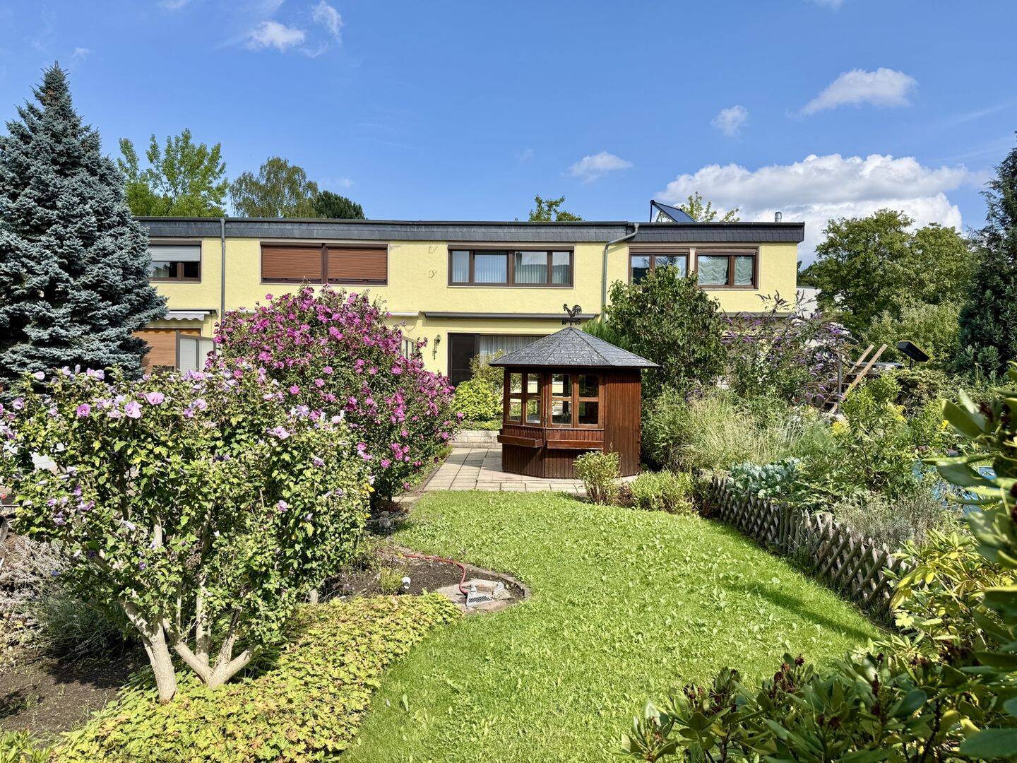 Reihenmittelhaus in Rudow: 3 Zimmer und Vollkeller, altersgerecht durch Treppenlift, 12355 Berlin (Neukölln Kolonie Platanenblick Rudow Siedl. An der Rudower Höhe)