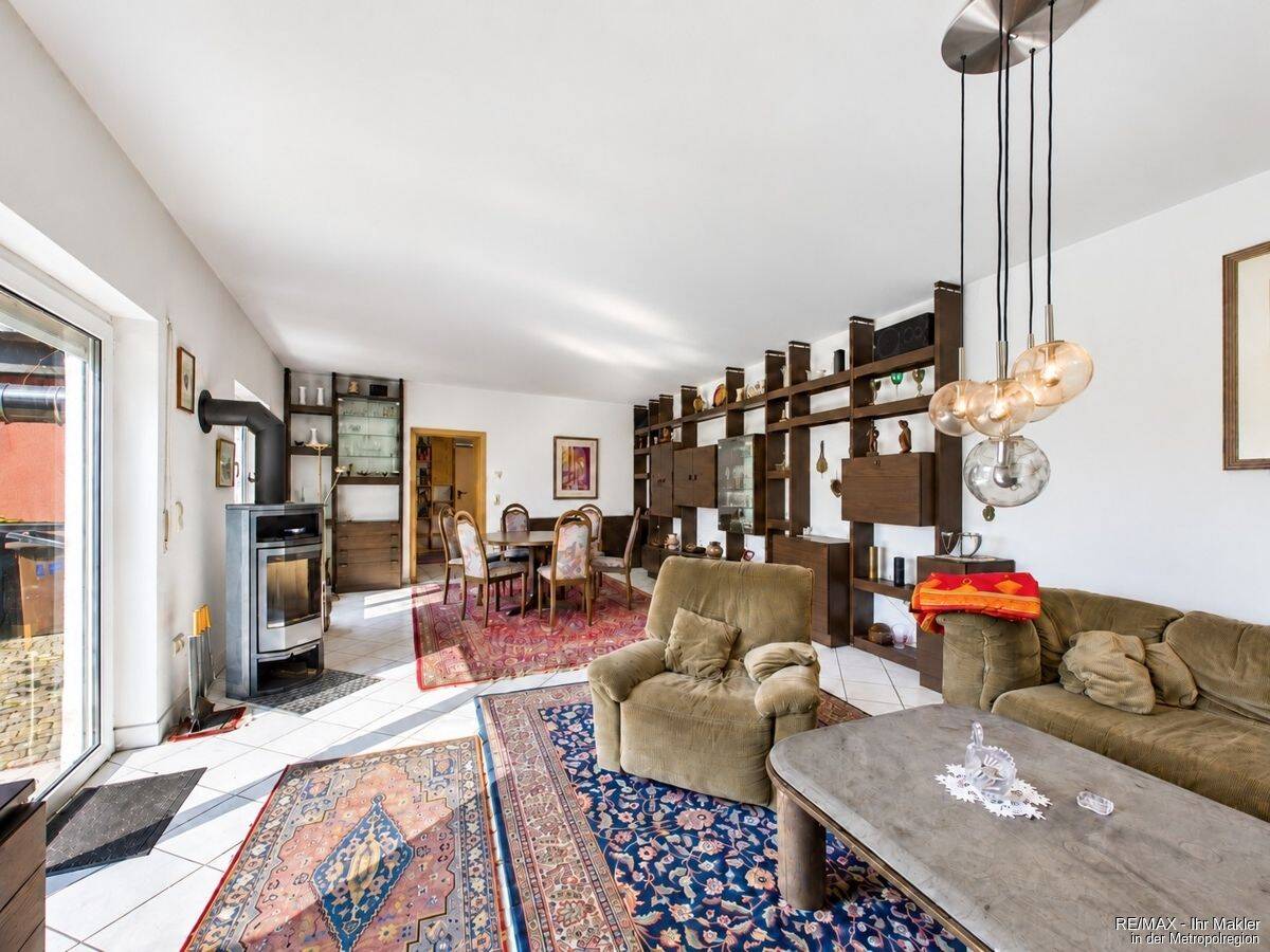 Viel Platz für Ihre Ideen – Charmantes Wohnhaus mit 10 Zimmern, Werkstatt, Garage und Garten, 91443 Scheinfeld