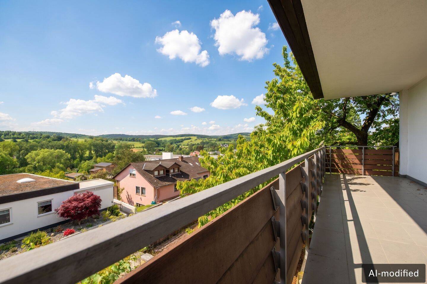 Familien-Zuhause in begehrter Lage mit Aussicht und Platz für zwei Familien, 63785 Obernburg a. Main