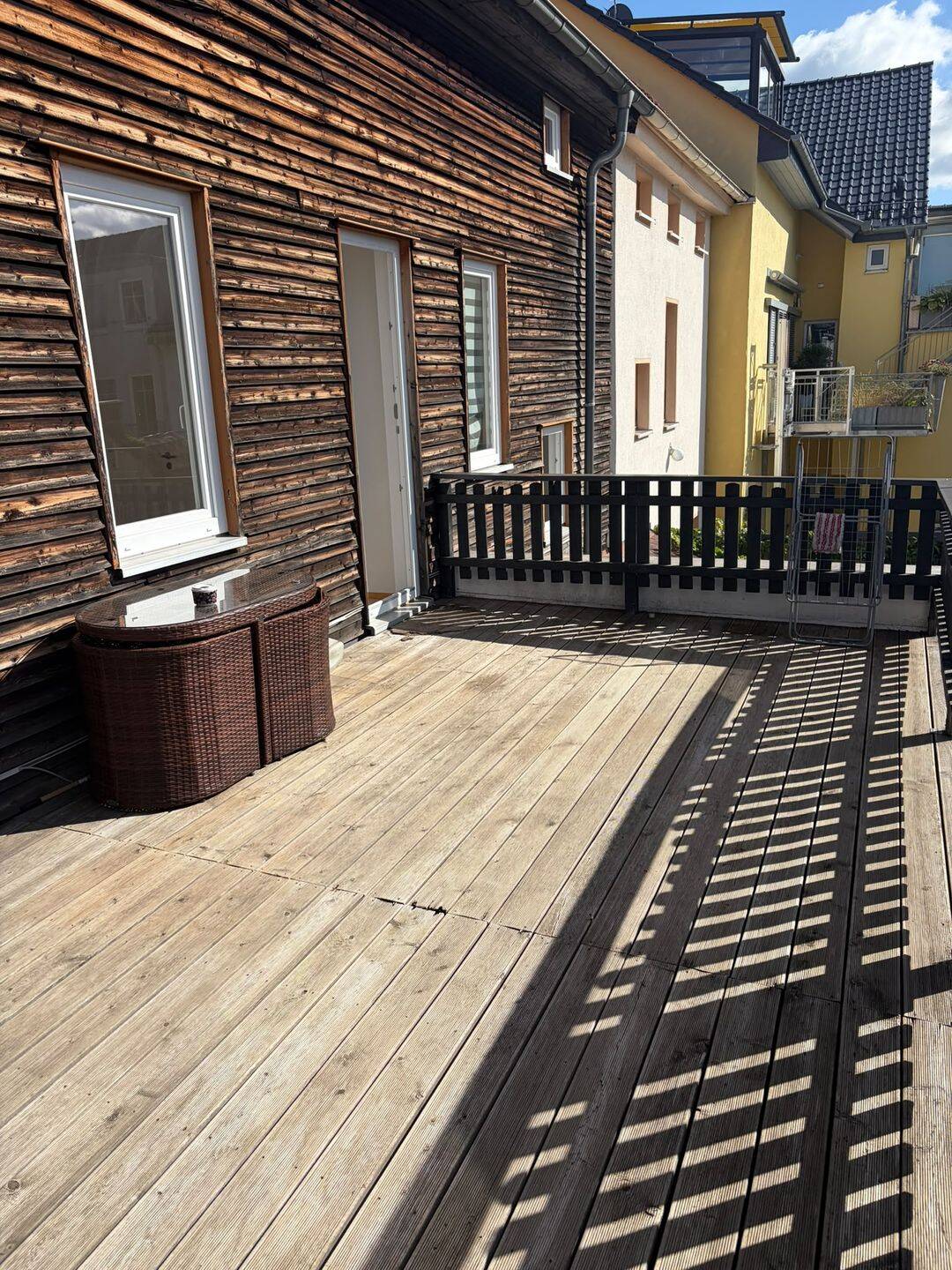 Lichtdurchflutete 2-Raumwohnung mit großer Terrasse, EBK, und Badewanne, 99086 Erfurt