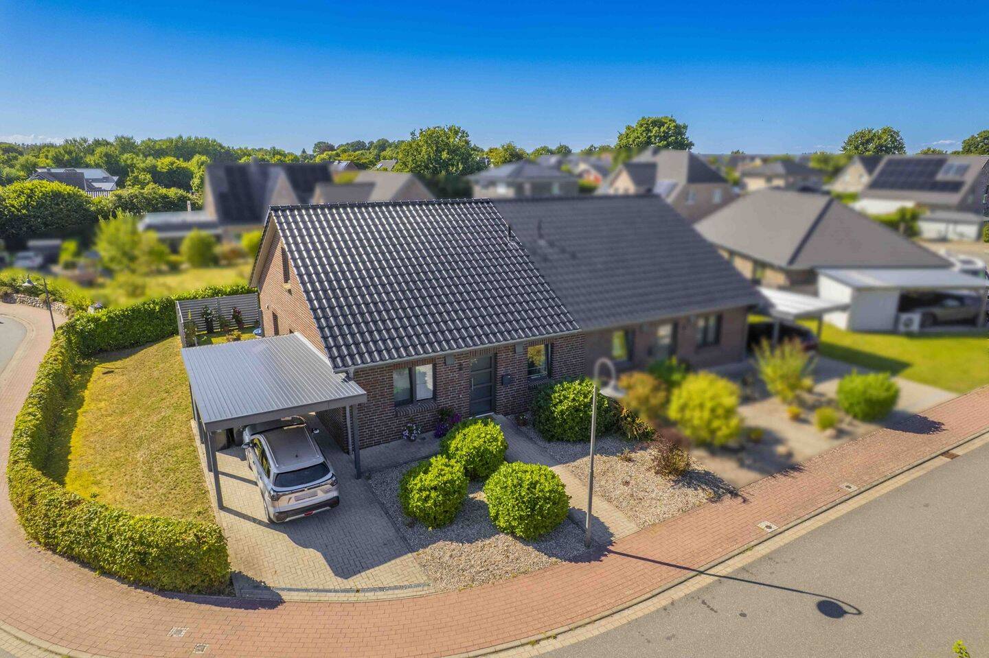 Modernes Wohnen in Fahrdorf – vermietete DHH mit Garten, Carport & Ausbaureserve im Dachgeschoss!, 24857 Fahrdorf