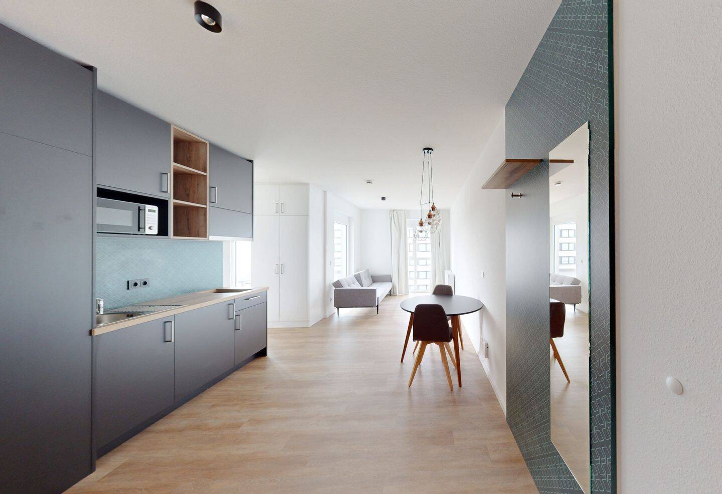 Modernes Studio-Apartment mit stilvoller Möblierung, 60528 Frankfurt am Main (Niederrad Sachsenhausen Schwanheim)
