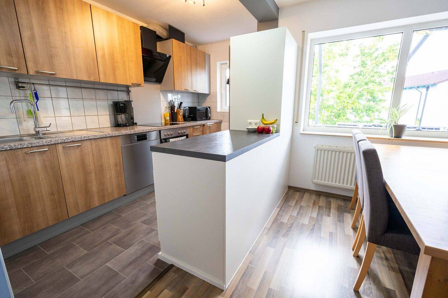 Viel Platz zum Wohlfühlen: Gepflegte 4-Zimmer-Wohnung mit Balkon, 89150 Laichingen