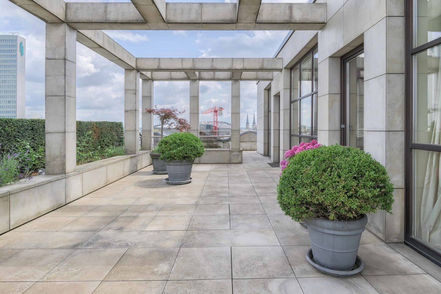 Luxuriöses Penthouse ca. 540m² Wohn-/Nutzflächefläche, Terrassen, Indoor-Pool direkt auf der Kö, 40212 Düsseldorf (Friedrichstadt Stadtmitte)